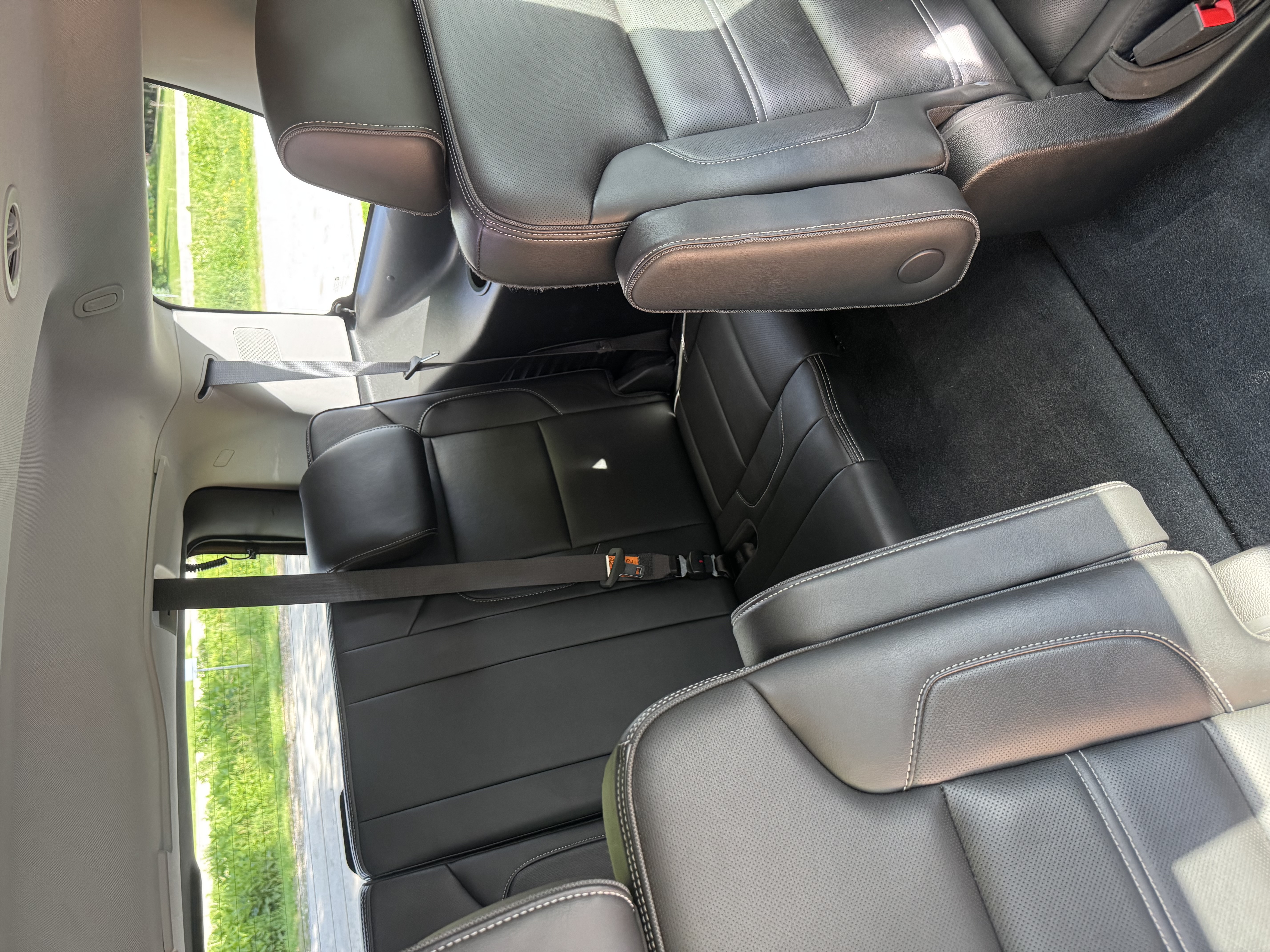 Used 2020 GMC Yukon Denali w/ Denali Ultimate Package AWD/4WD image 14