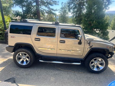 Used 2003 HUMMER H2 AWD/4WD image 1