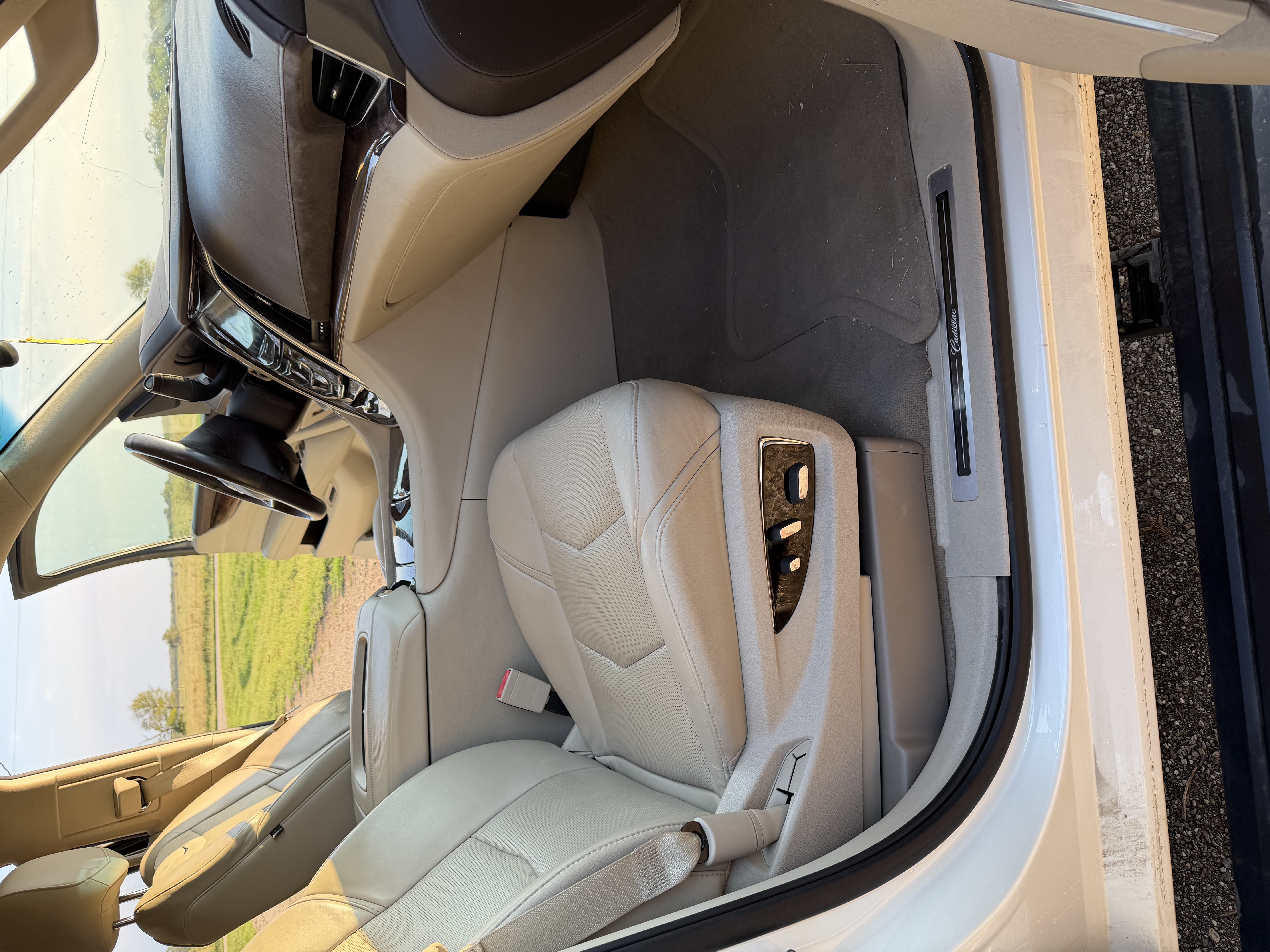 Used 2015 Cadillac Escalade ESV Premium AWD/4WD image 21