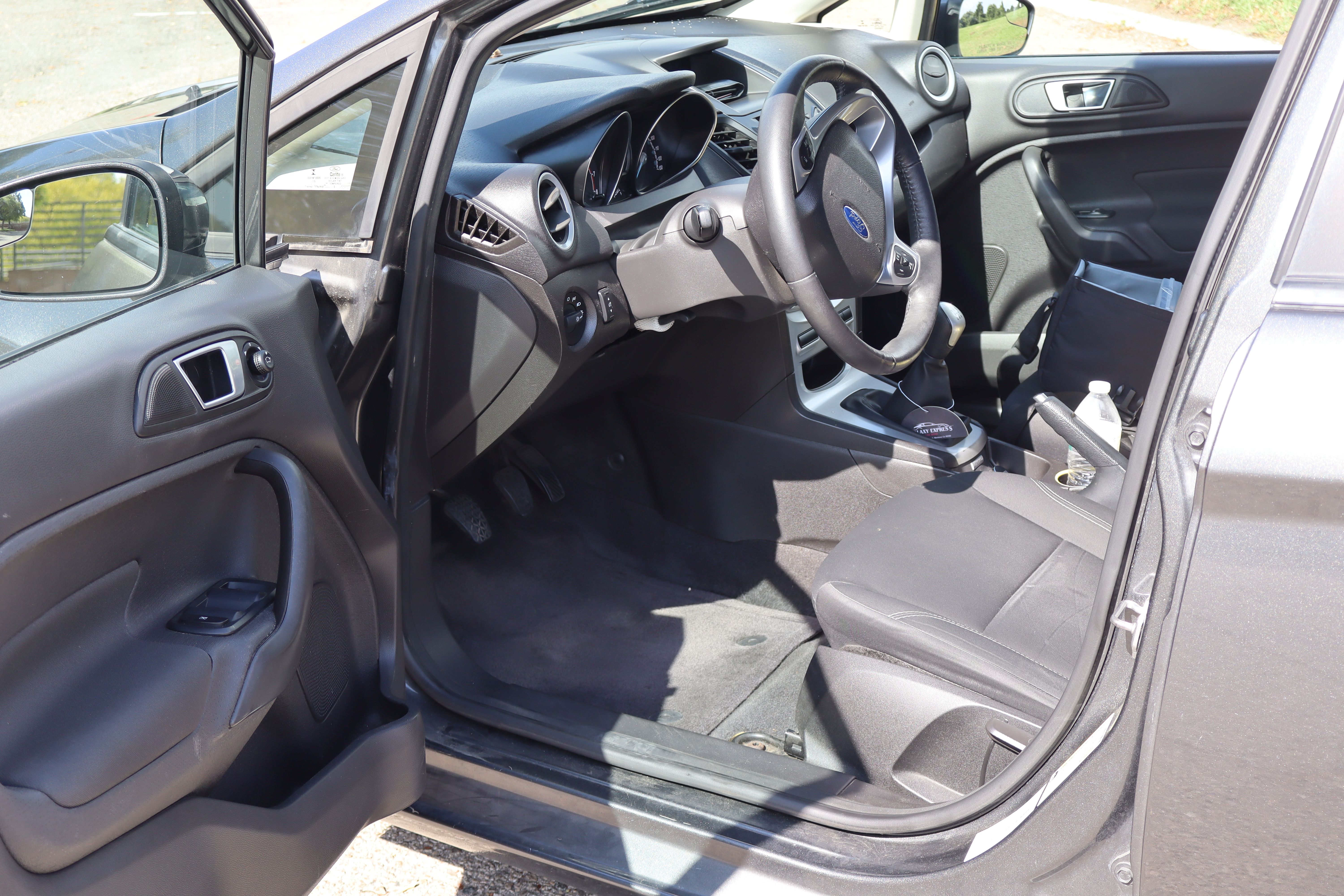 Used 2015 Ford Fiesta SE FWD image 13
