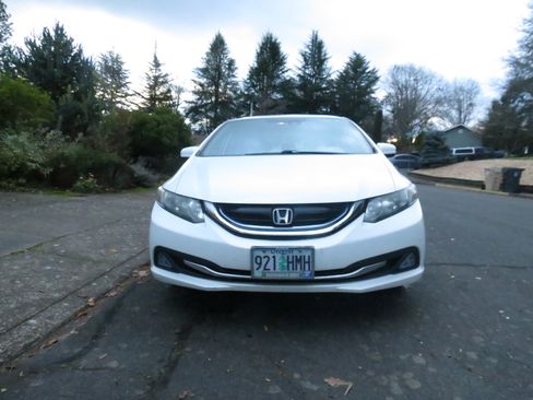 Used 2015 Honda Civic Hybrid Sedan image 2