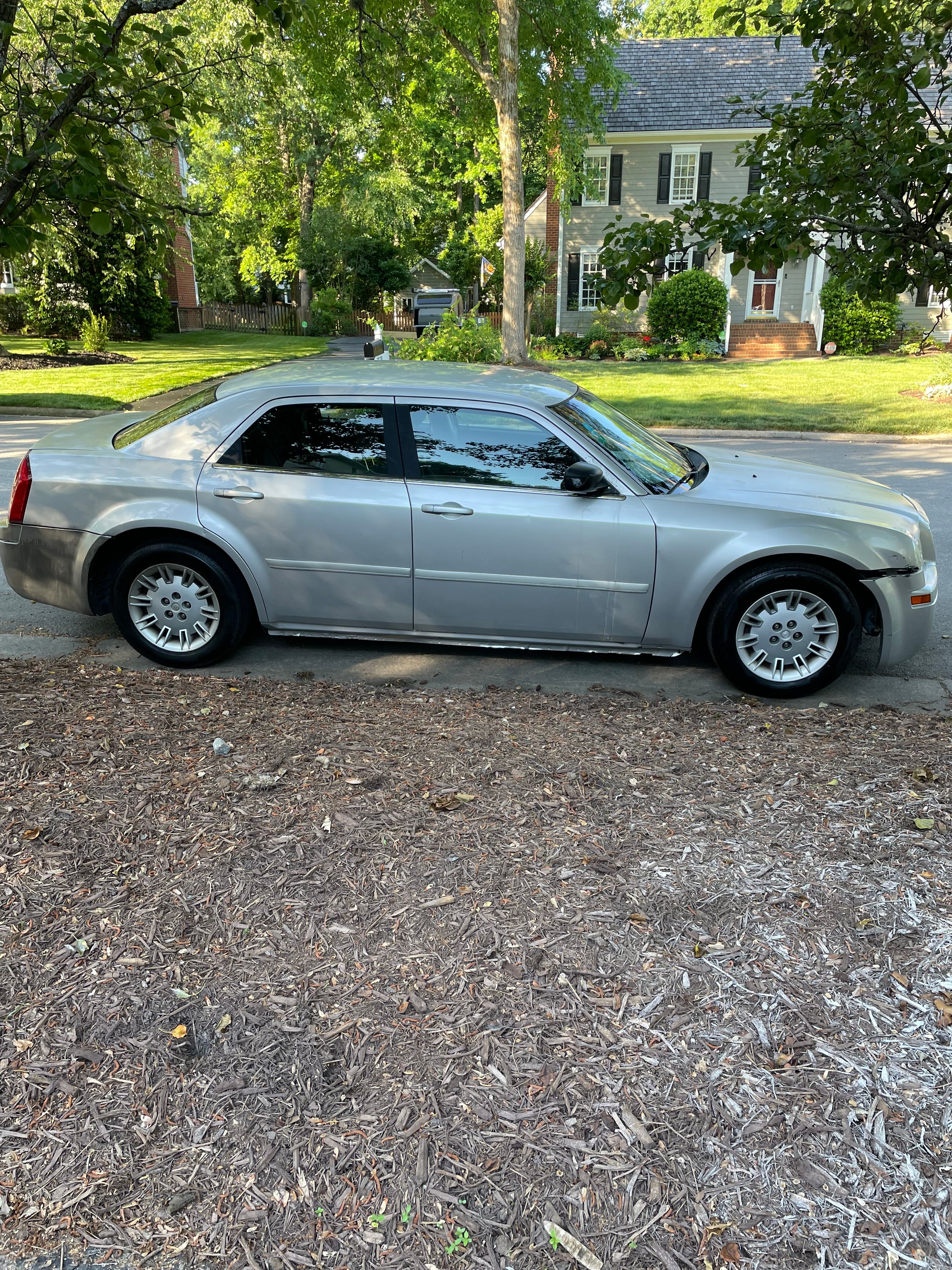 Used 2005 Chrysler 300 RWD image 8