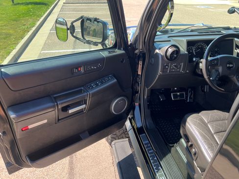 Used 2005 HUMMER H2 Luxury w/ Preferred Equipment Group image 20