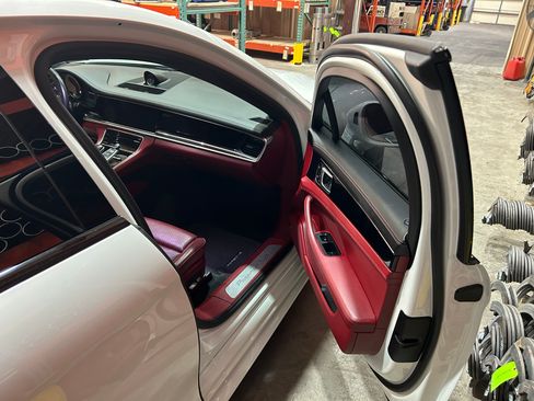 Used 2017 Porsche Panamera Turbo image 25