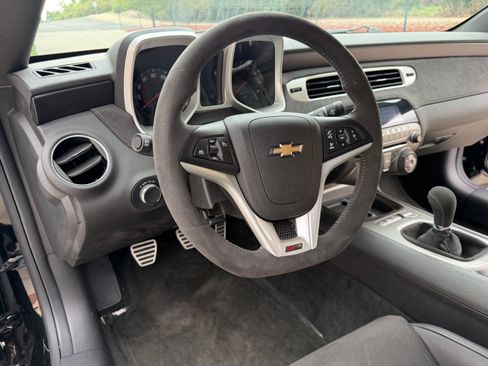 Used 2014 Chevrolet Camaro Z/28 RWD image 16