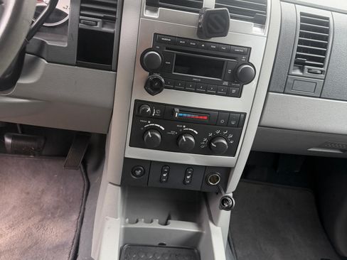 Used 2007 Dodge Durango SLT w/ Interior Convenience Group RWD image 19