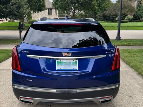 Used 2023 Cadillac XT5 Premium Luxury AWD/4WD image 2