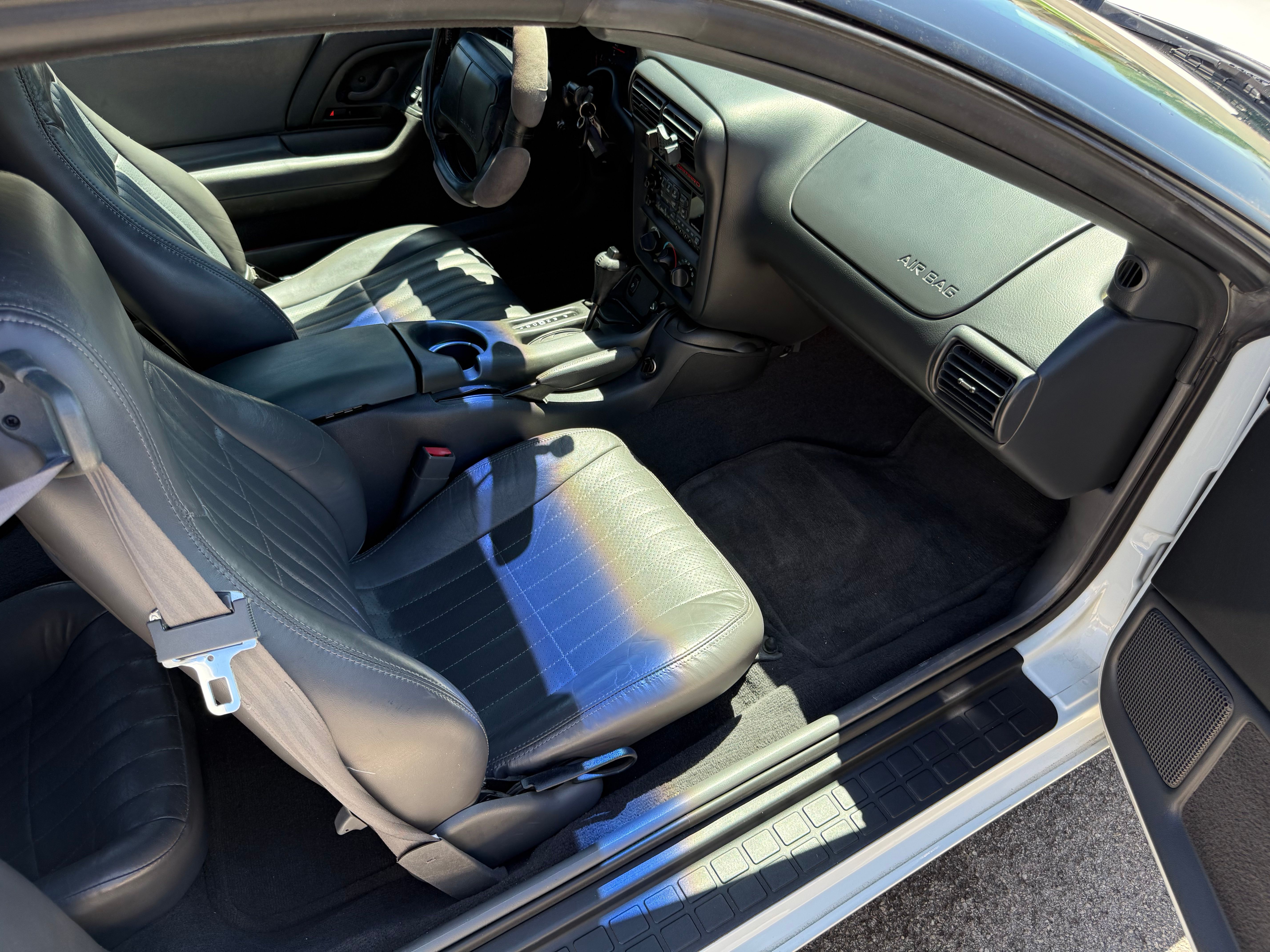 Used 1998 Chevrolet Camaro Z28 RWD image 11