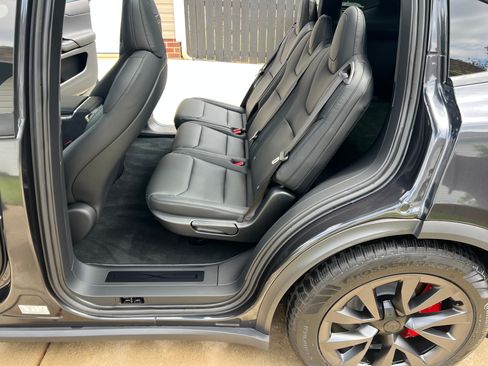 Used 2025 Tesla Model X AWD/4WD image 14