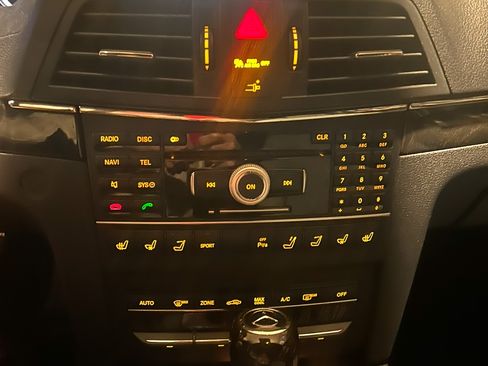 Used 2011 Mercedes-Benz E 550 E 550 Convertible 2D image 12