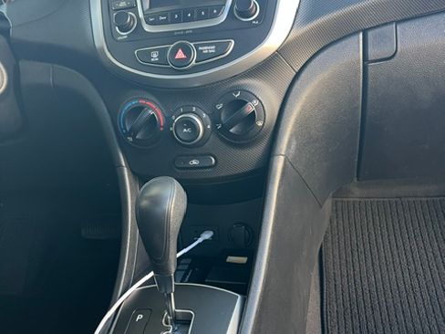 Used 2017 Hyundai Accent SE FWD image 26