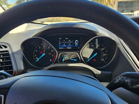 Used 2019 Ford Escape S image 8