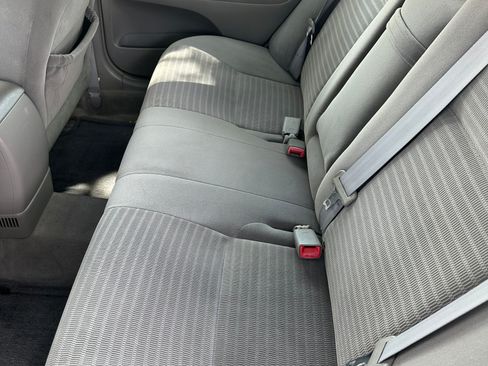 Used 2005 Toyota Camry LE FWD image 15