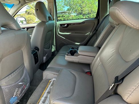 Used 2007 Volvo XC70 AWD/4WD image 14