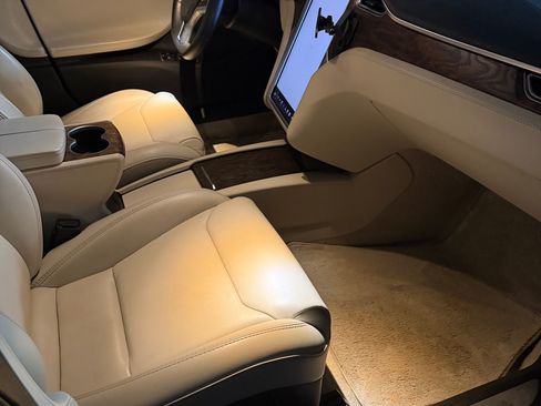 Used 2018 Tesla Model S 75D image 9