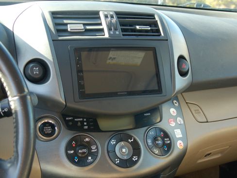 Used 2010 Toyota RAV4 Limited image 15