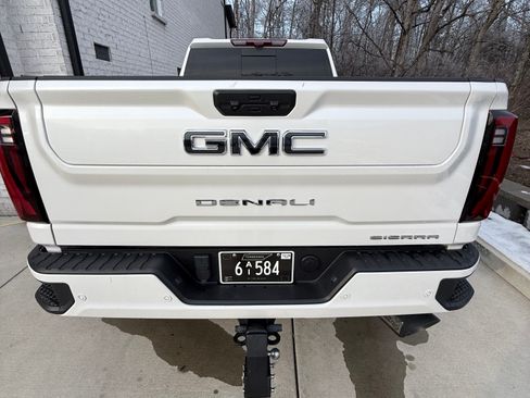Used 2025 GMC Sierra 3500 Denali Ultimate image 30