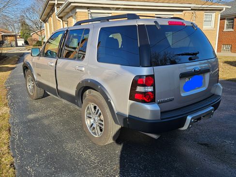 Used 2007 Ford Explorer XLT image 6