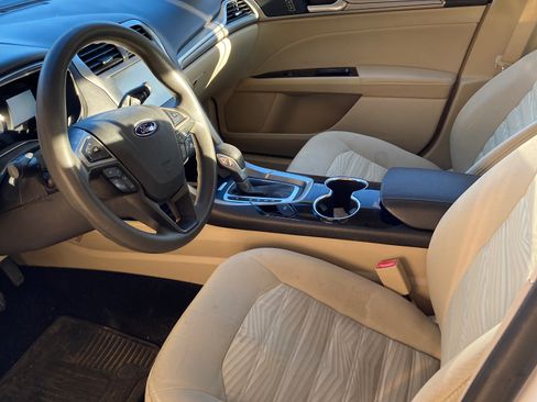 Used 2016 Ford Fusion SE image 5