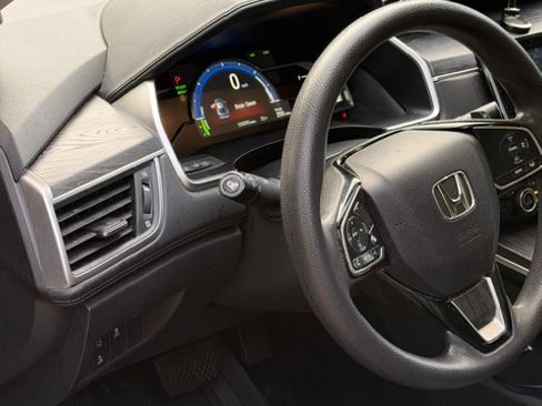 Used 2018 Honda Clarity Plug-In Hybrid image 10