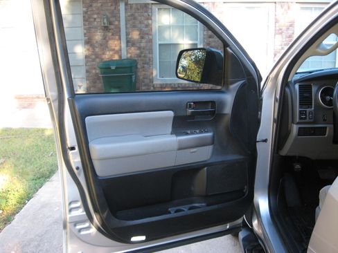 Used 2014 Toyota Sequoia SR5 image 9