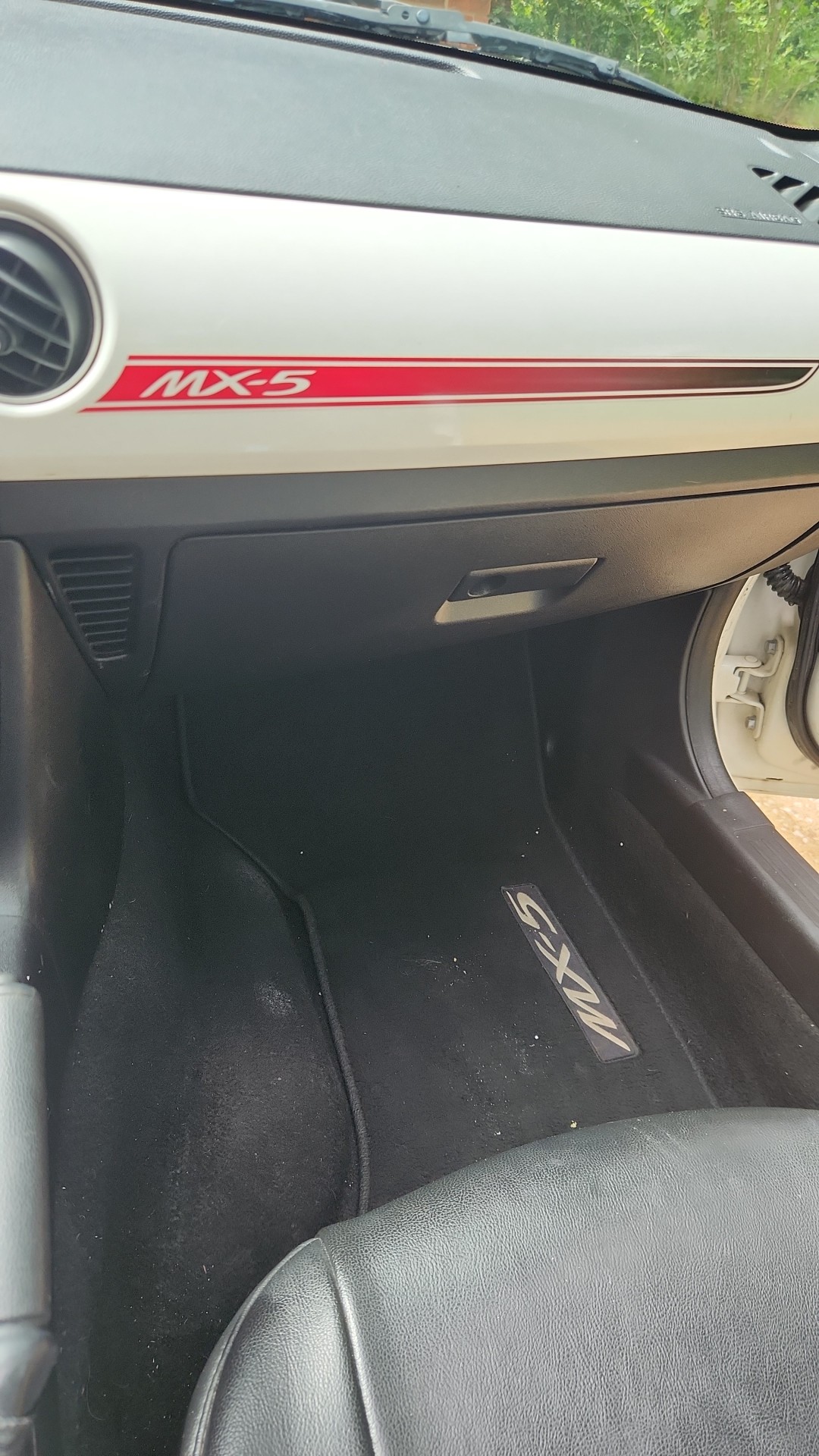 Used 2015 MAZDA MX-5 Miata Club RWD image 12