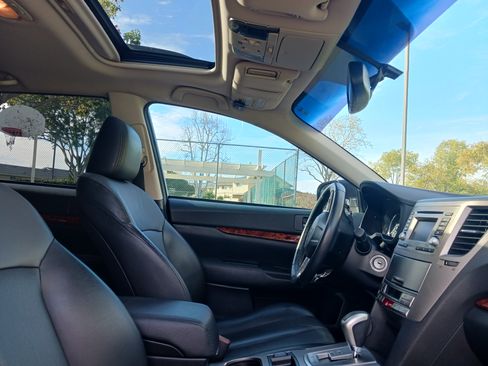 Used 2012 Subaru Outback 3.6R Limited w/ Moonroof Pkg image 9