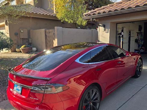 Used 2020 Tesla Model S Long Range Plus image 10