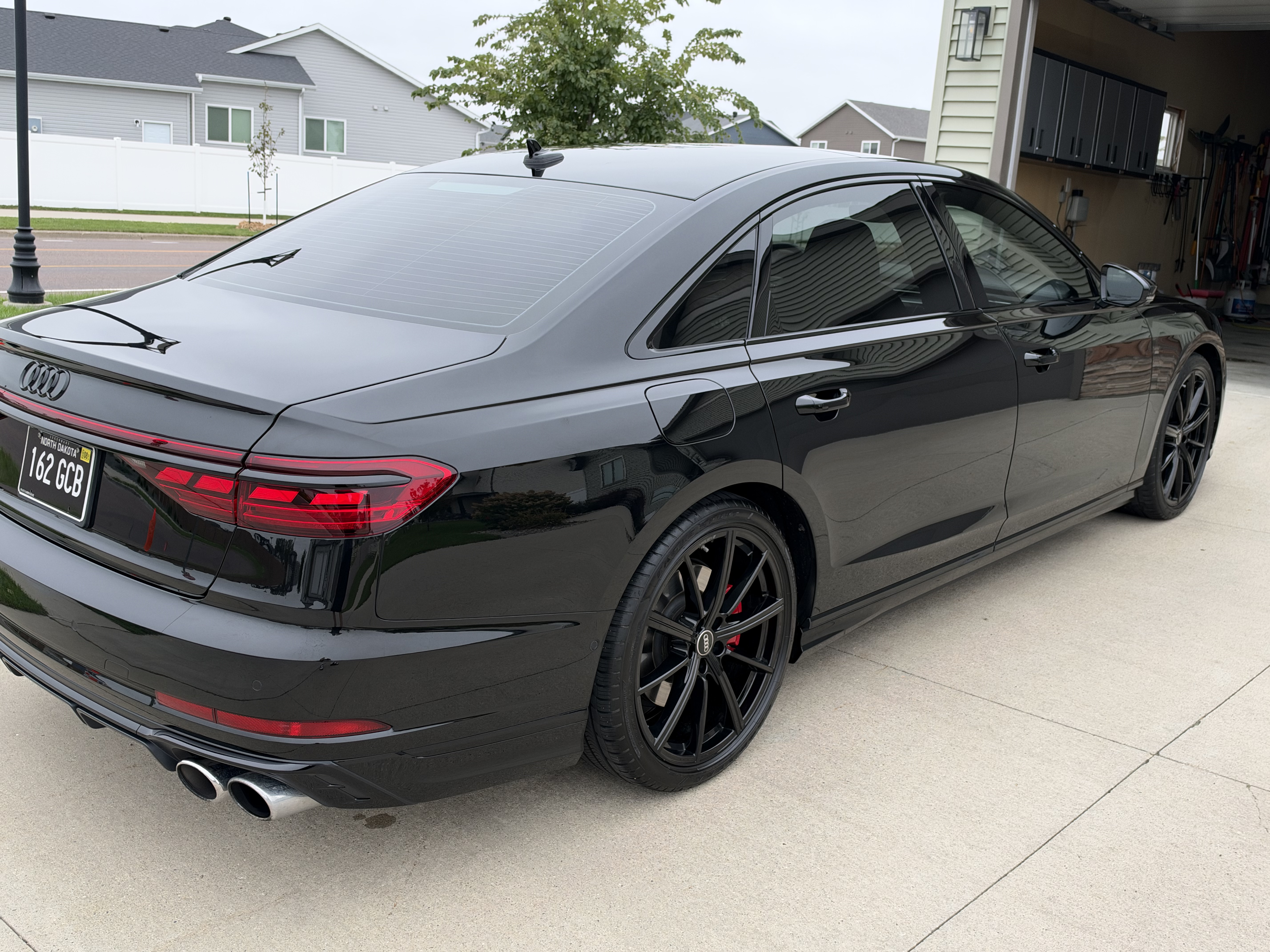 Used 2022 Audi S8 AWD/4WD image 4