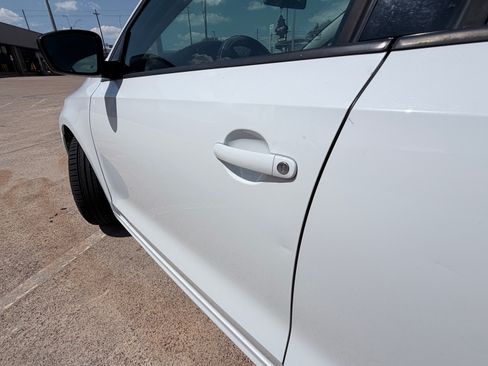 Used 2015 Volkswagen Jetta SE FWD image 17