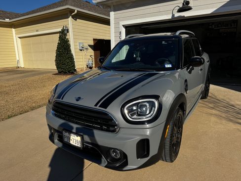 Used 2021 MINI Cooper Countryman image 1
