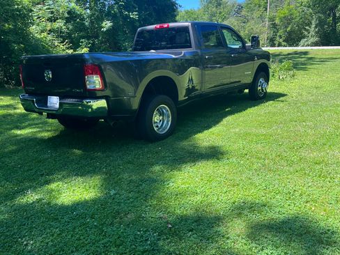 Used 2024 RAM 3500 Big Horn w/ Heated Seats & Wheel Group AWD/4WD image 5