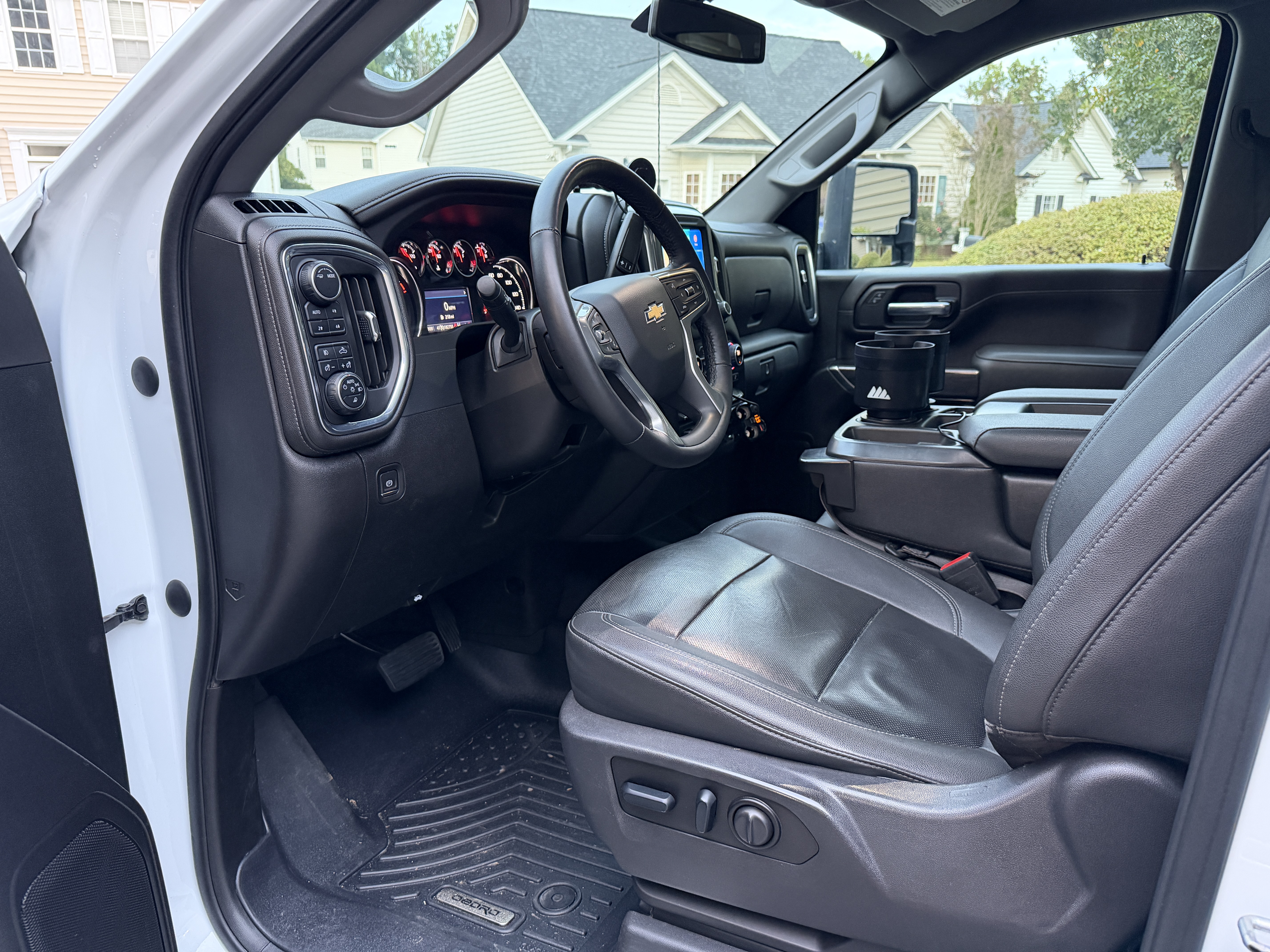 Used 2022 Chevrolet Silverado 2500 LTZ w/ Safety Package AWD/4WD image 15