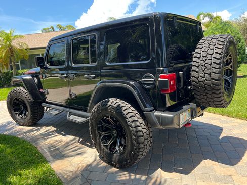 Used 2021 Jeep Wrangler Unlimited Rubicon AWD/4WD image 5