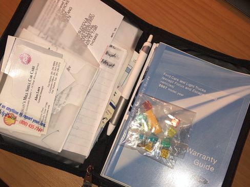 Used 2007 Ford Mustang Deluxe Convertible image 26