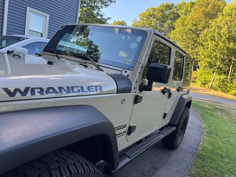 Used 2017 Jeep Wrangler Unlimited Sport w/ Connectivity Group image 12