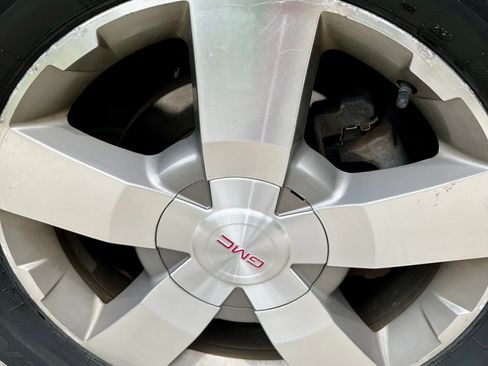 Used 2012 GMC Acadia SLT FWD image 30