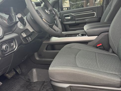 Used 2025 RAM 3500 Big Horn image 4