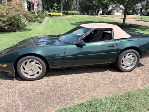 Used 1994 Chevrolet Corvette Convertible RWD image 21