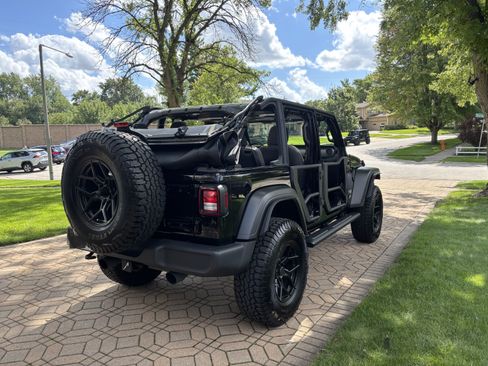 Used 2021 Jeep Wrangler Unlimited Sport image 4