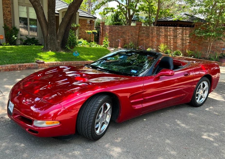 Used 2004 Chevrolet Corvette Convertible w/ Preferred Equipment Group RWD image 1