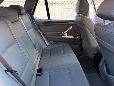 Used 2003 BMW X5 4.4i AWD/4WD image 12