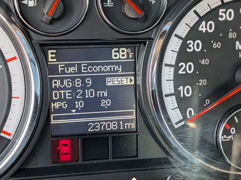 Used 2012 RAM 3500 SLT w/ Max Tow Pkg image 12