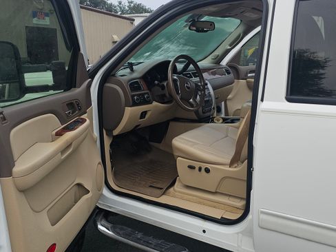 Used 2007 GMC Sierra 2500 SLT w/ Z71 Off-Road Package image 4