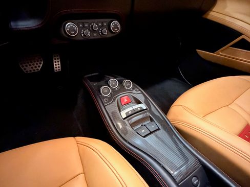 Used 2014 Ferrari 458 Spider RWD image 21