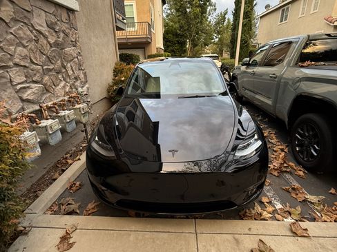 Used 2021 Tesla Model Y 2WD image 5