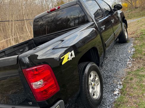 Used 2008 Chevrolet Silverado 1500 LT w/ Suspension Package, Off-Road image 10