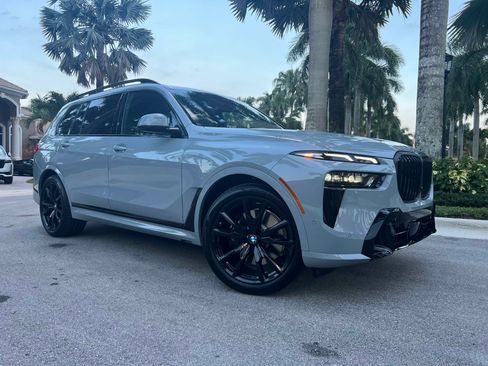 Used 2025 BMW X7 xDrive40i w/ M Sport Package image 1