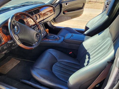 Used 1998 Jaguar XK8 Convertible image 13