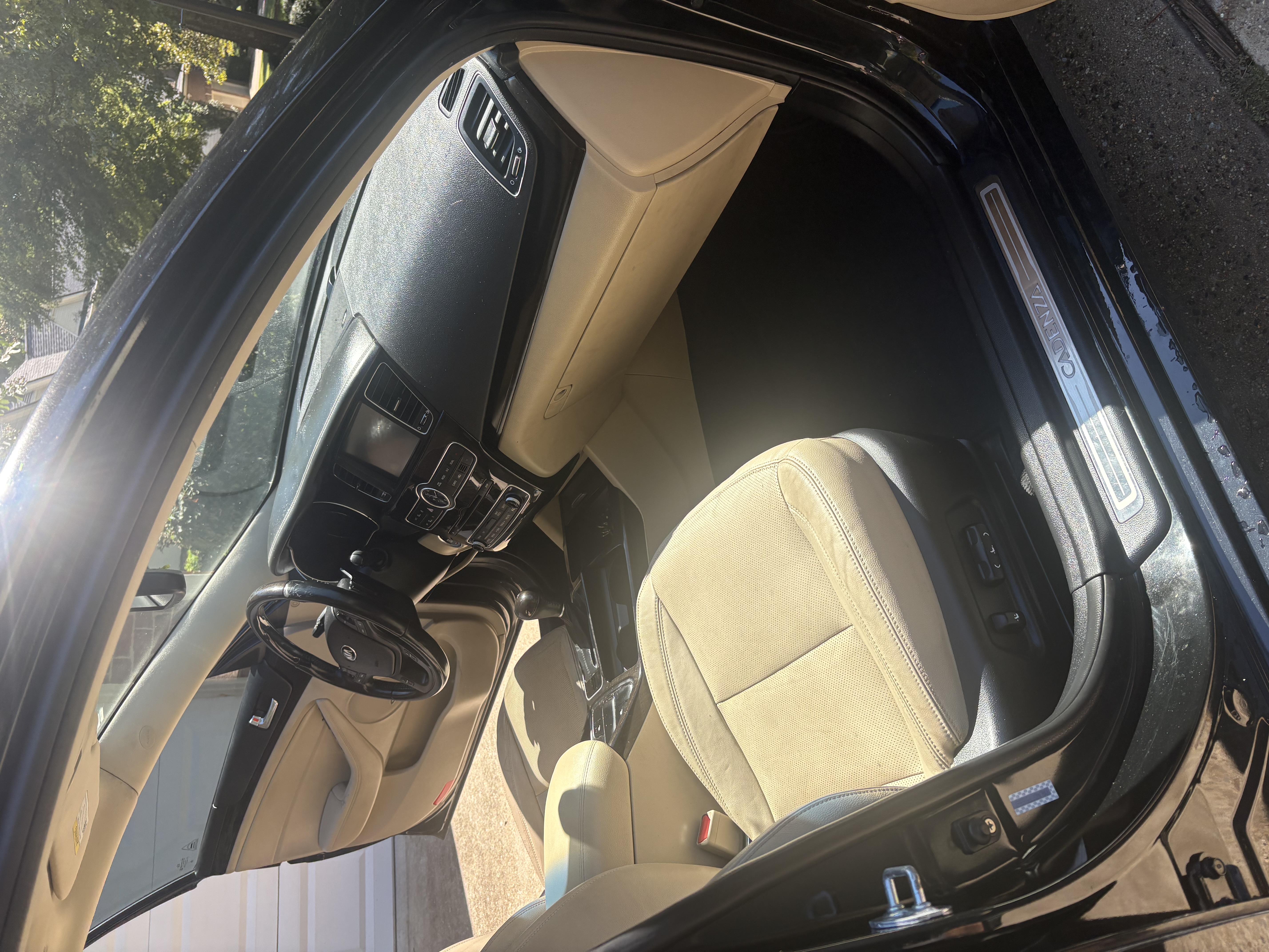Used 2015 Kia Cadenza Premium FWD image 8